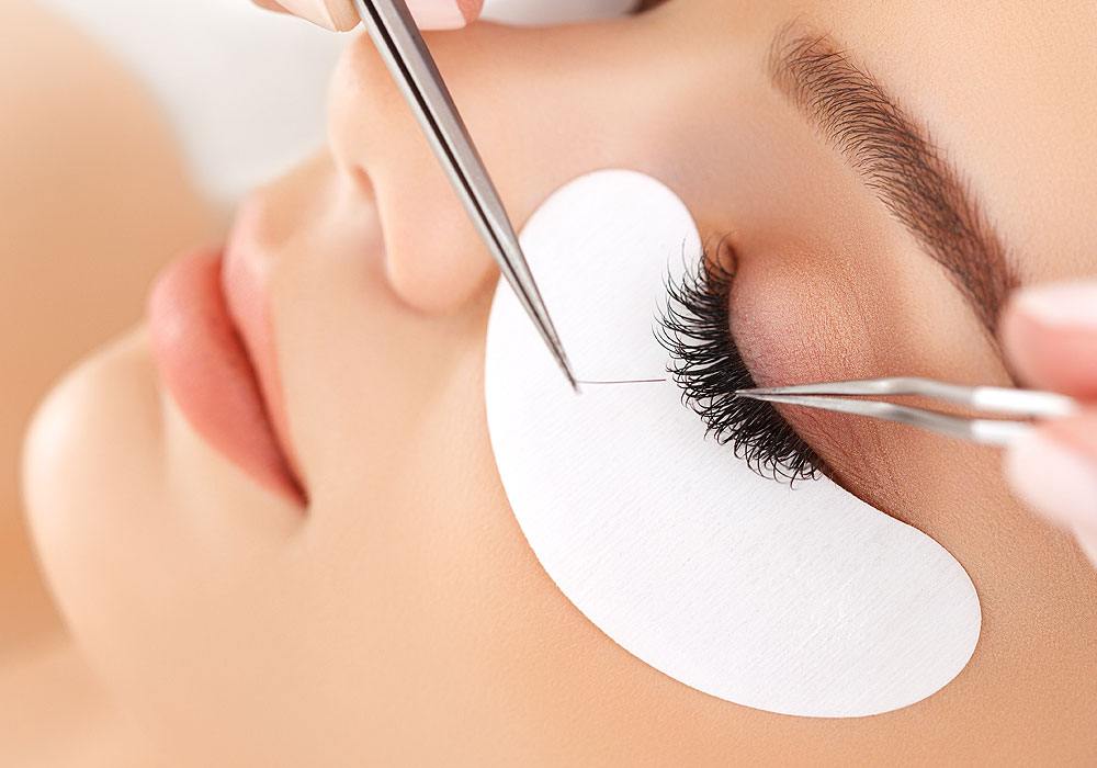 Eyelash Extensions Application
